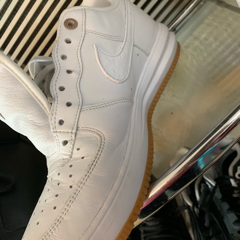 Men’s size 9 Nike shoes